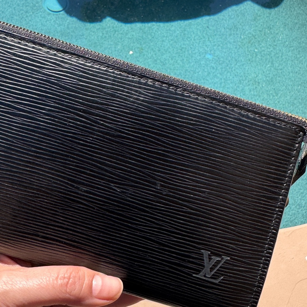 Authentic Louis Vuitton Black Epi Leather Pochette Accessories Bag - Picture 7 of 10